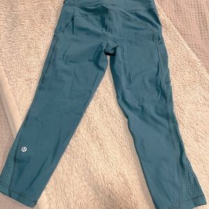 Lululemon 3/4 leggings in teal
